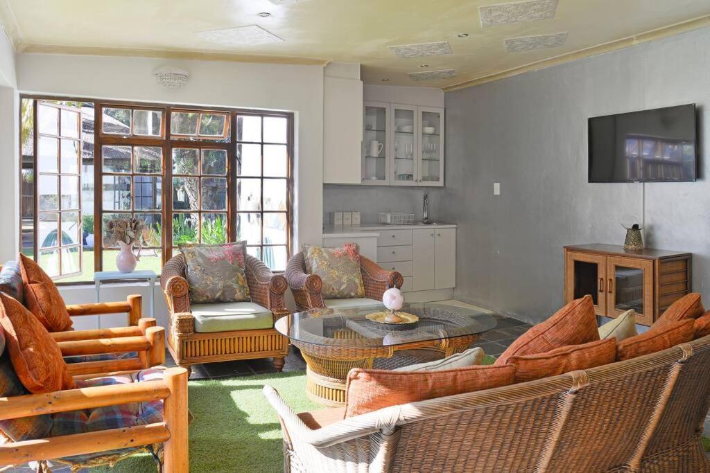 Mawethu Peaceful Garden With Covered Pool And Braai Area Κέιπ Τάουν Εξωτερικό φωτογραφία